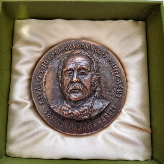 Kiváló Tudományszervező Munkáért Szabó András- Érem